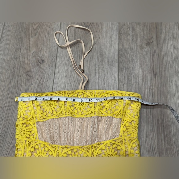 Foxiedox Charming Yellow Lace woman’s Dress 👗💛 - Picture 6 of 9